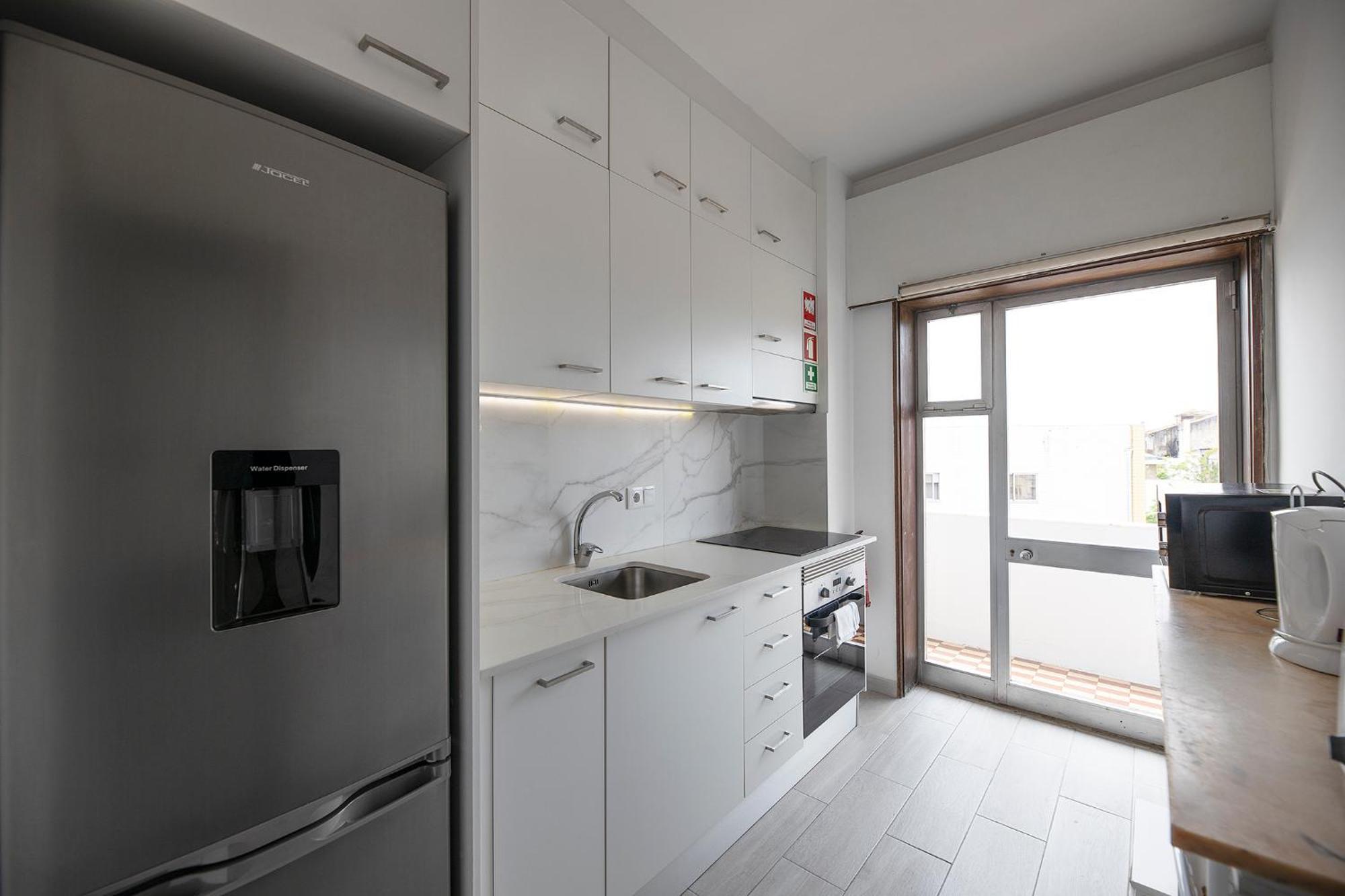 Flh Porto Spacious Apartment With Balcony Luaran gambar