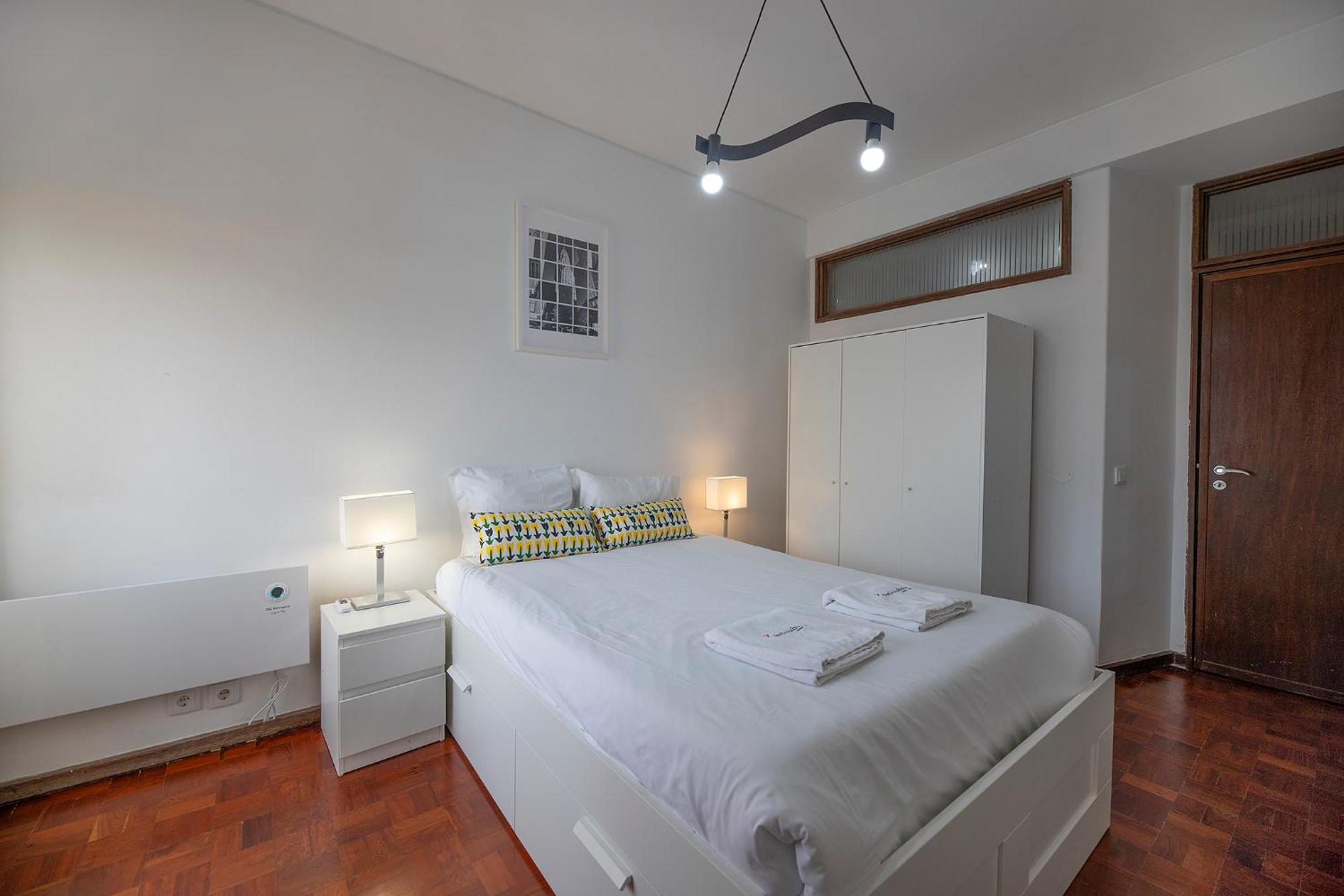 Flh Porto Spacious Apartment With Balcony Luaran gambar